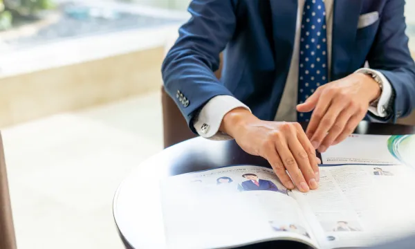 ソリューションサービスを提案する様子